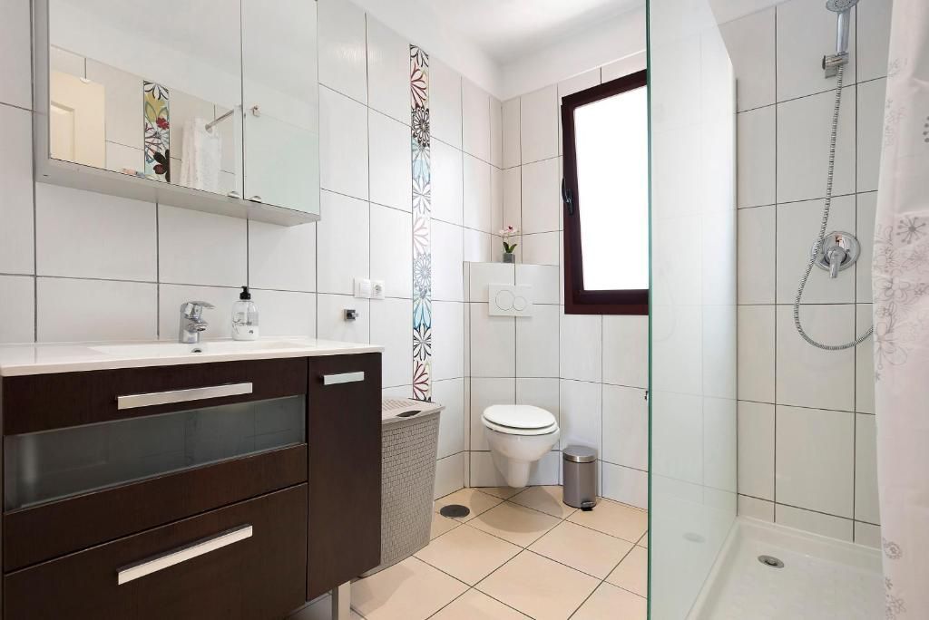 Tenerife North house rental bathroom in La Orotava private accommodation